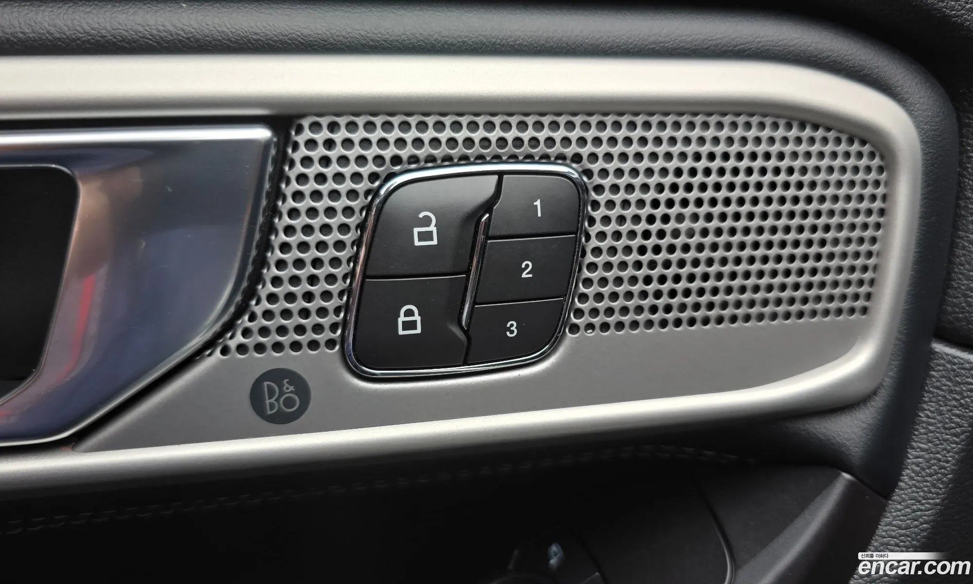 Ford Explorer 6th Gen 2019 1FMSK8FH0LGA73116 — 9