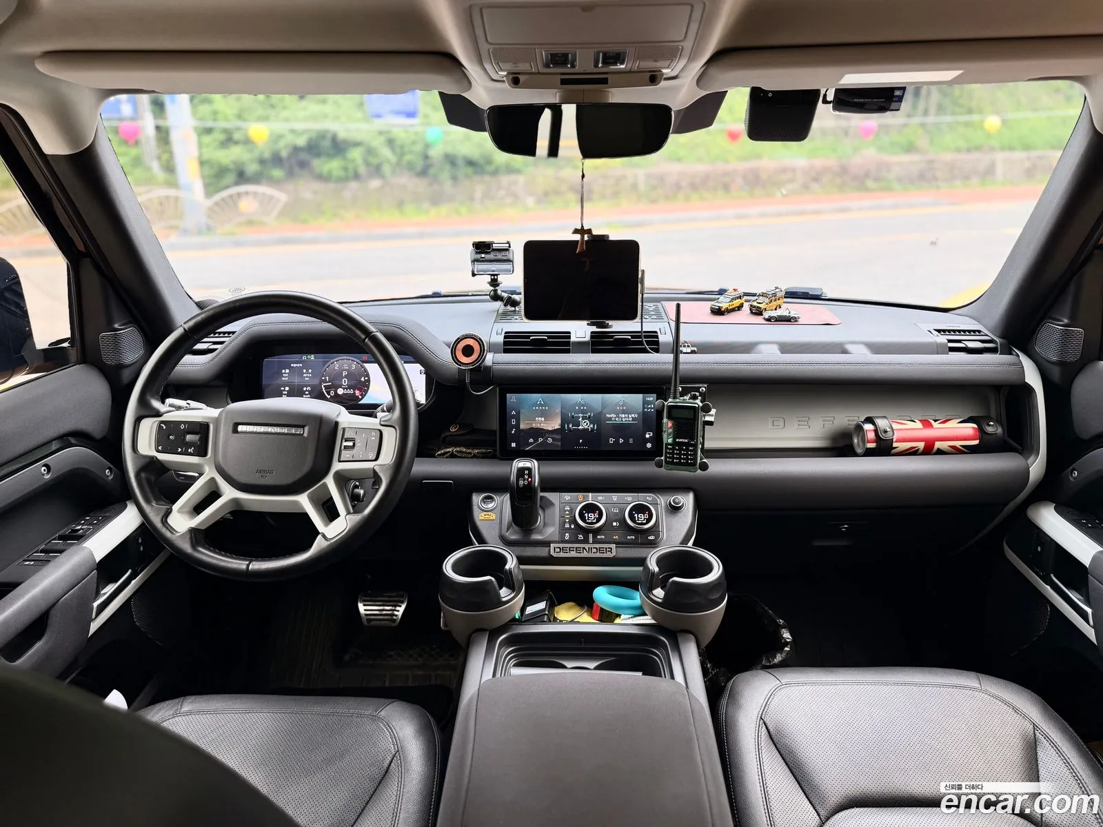 Land Rover Defender 2021 — 15