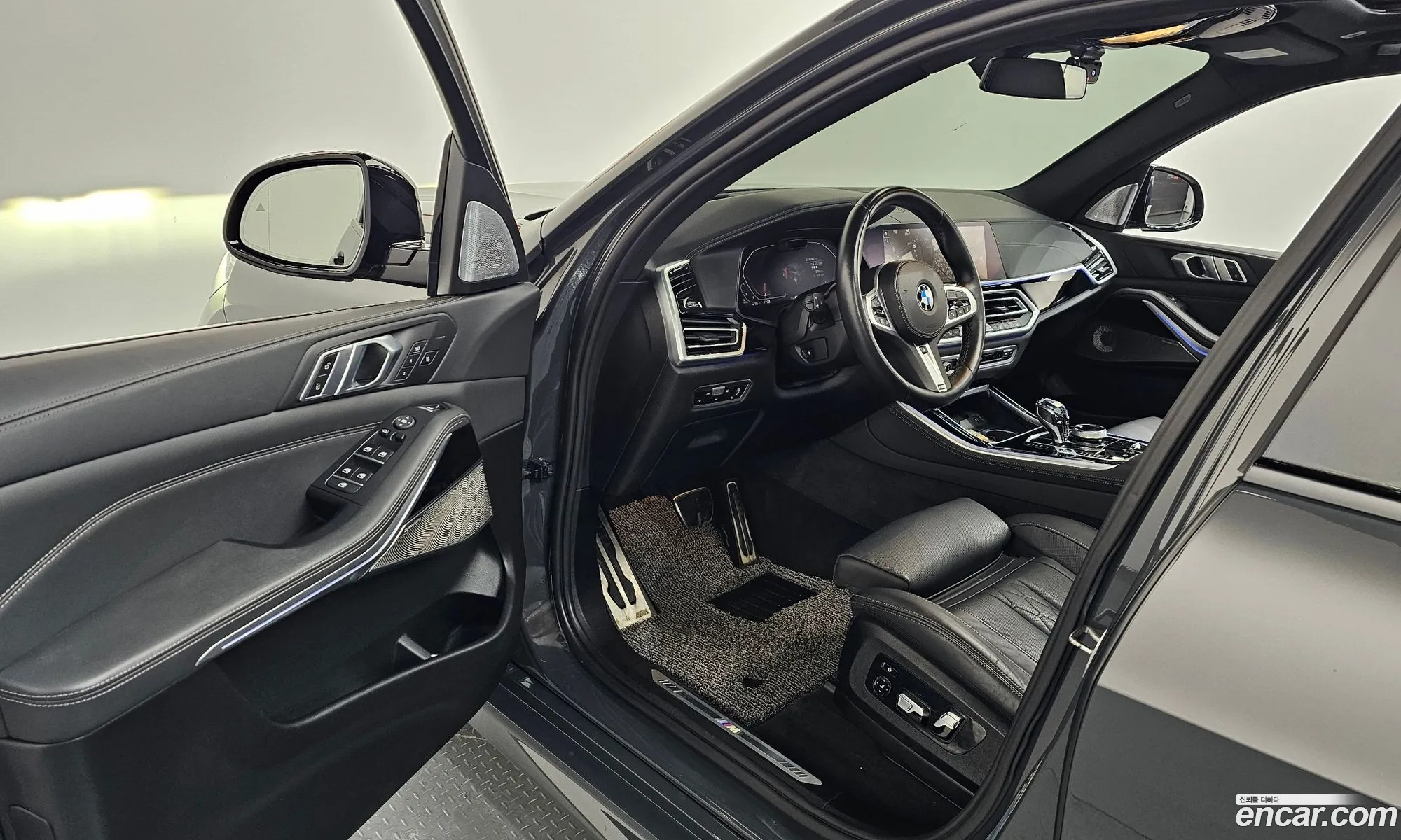 BMW X5 2022 WBATH4108N9L81141 — 3