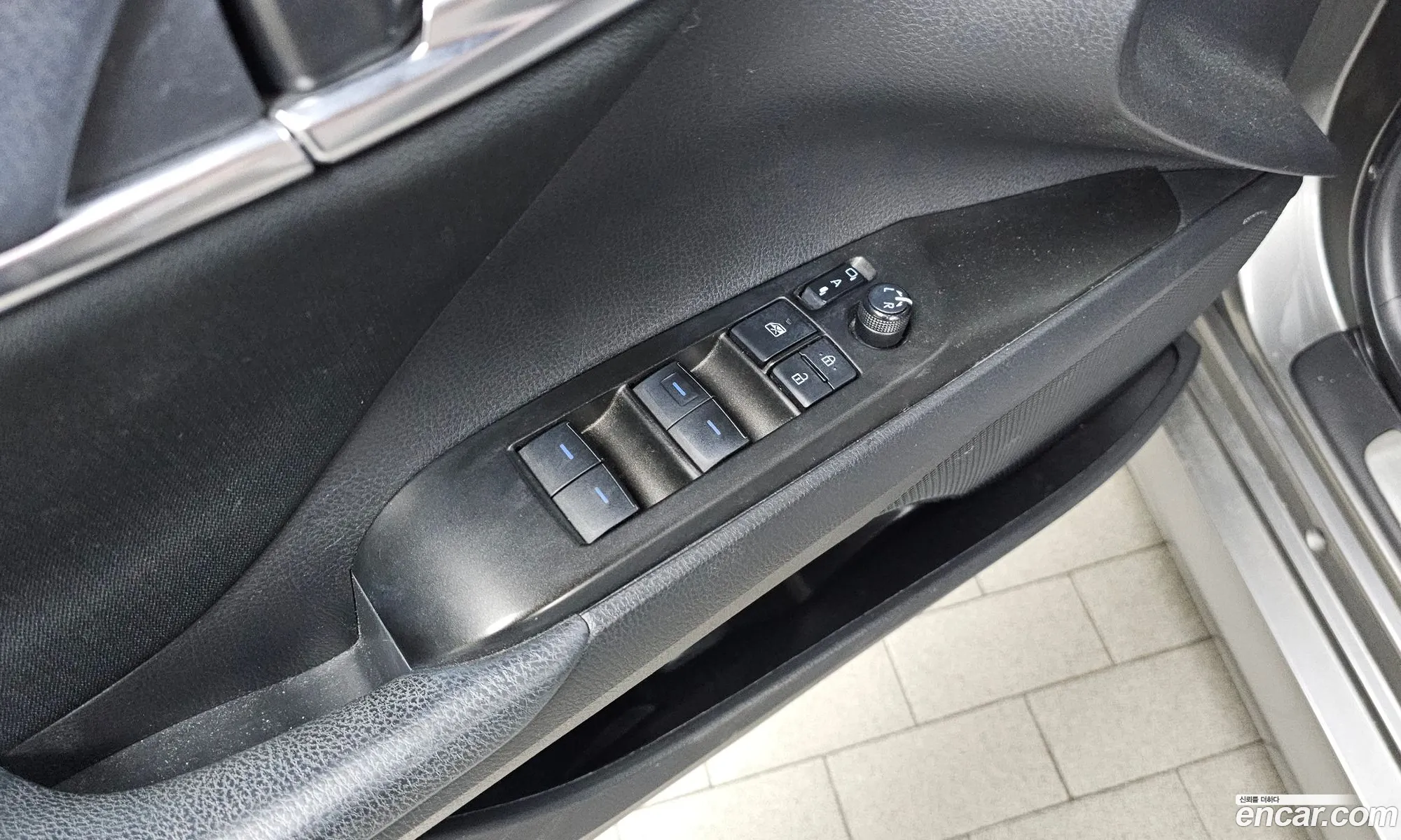 Toyota Camry 2023 — 23
