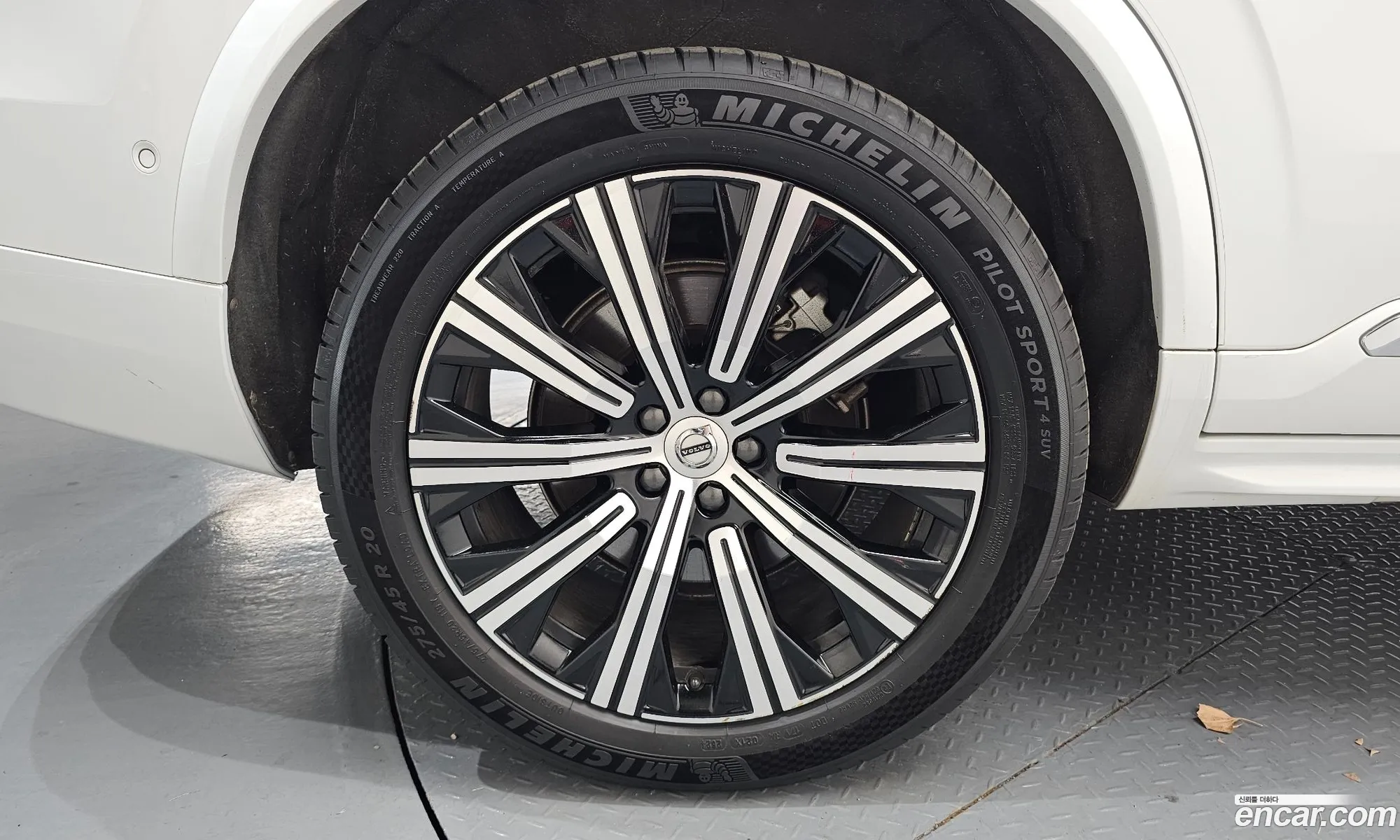 Volvo XC90 2021 — 24
