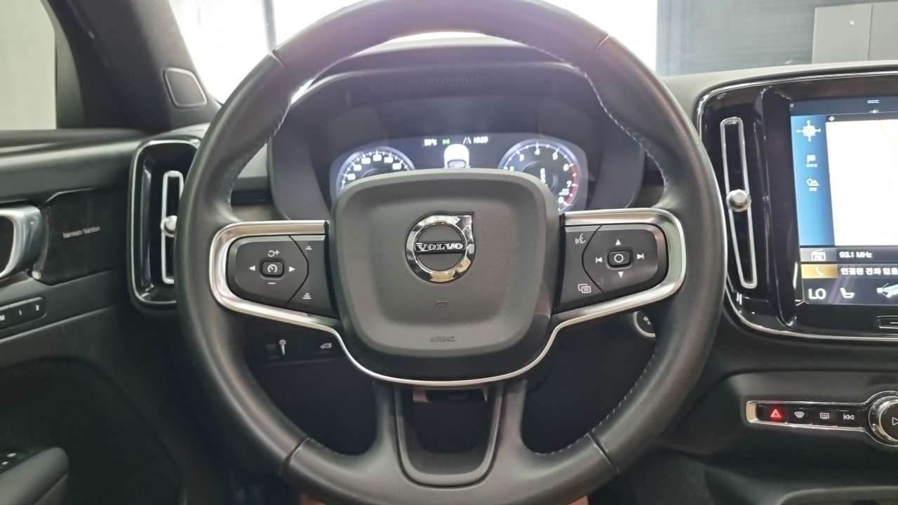 Volvo XC40 2021 — 16