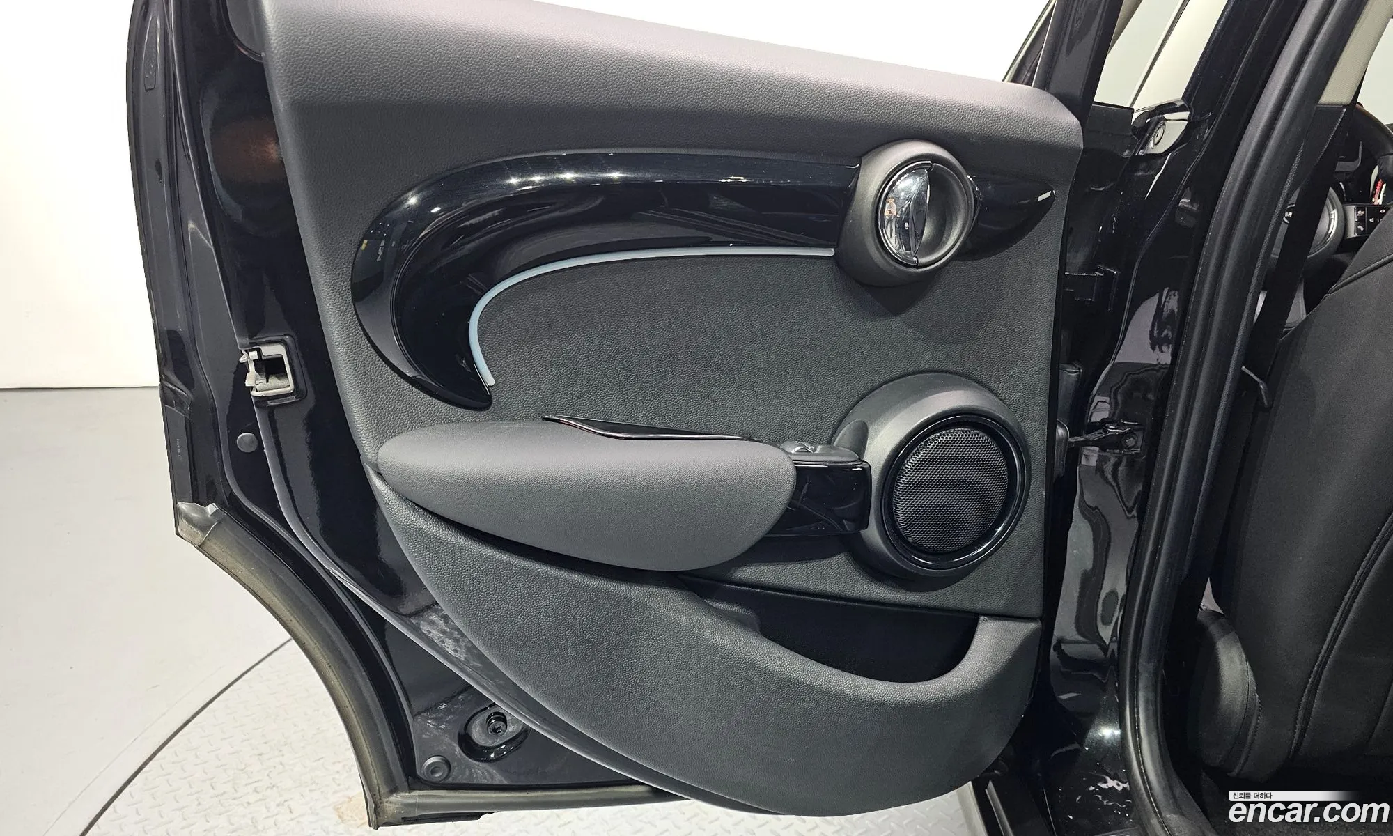 Mini Cooper 2023 — 3