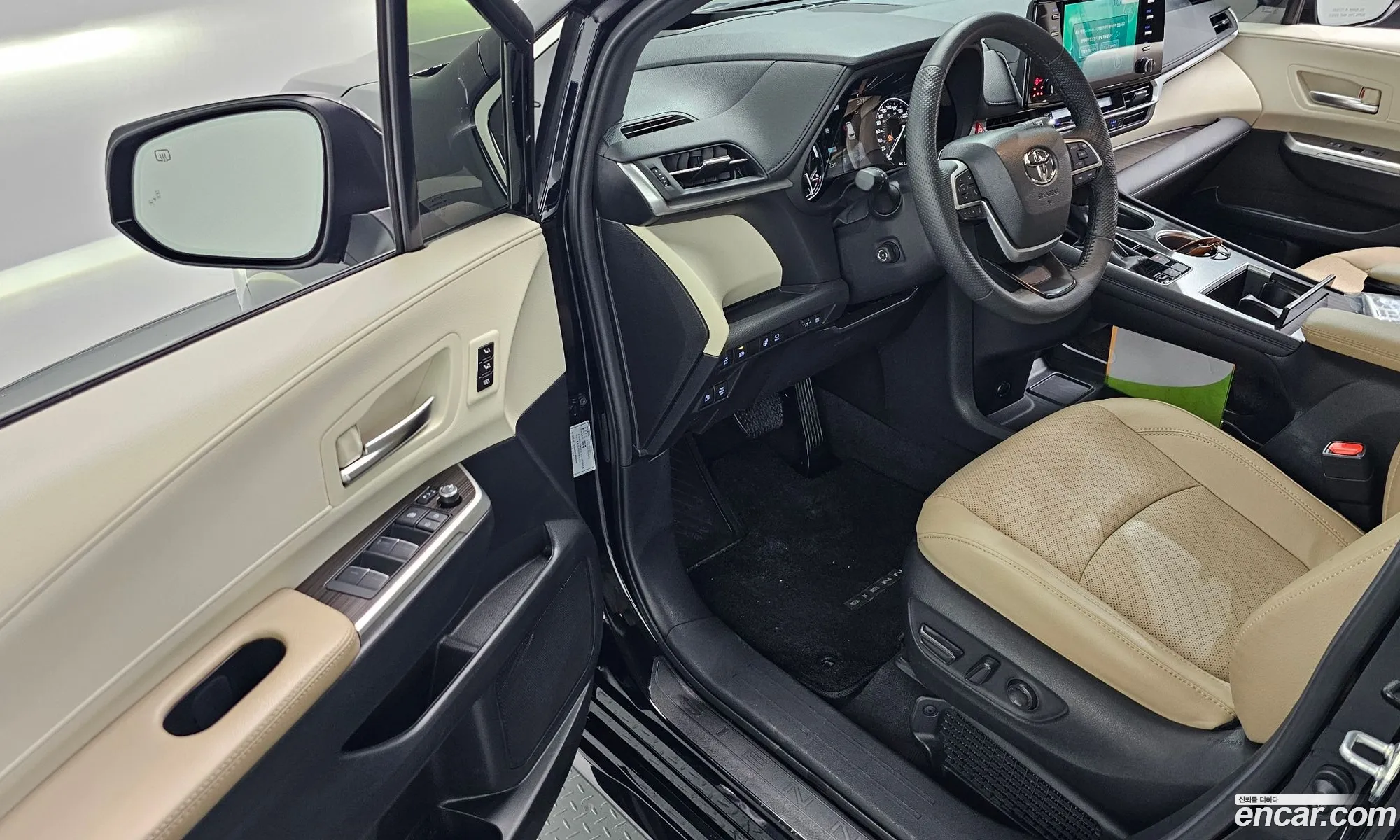 Toyota Sienna 2024 — 17