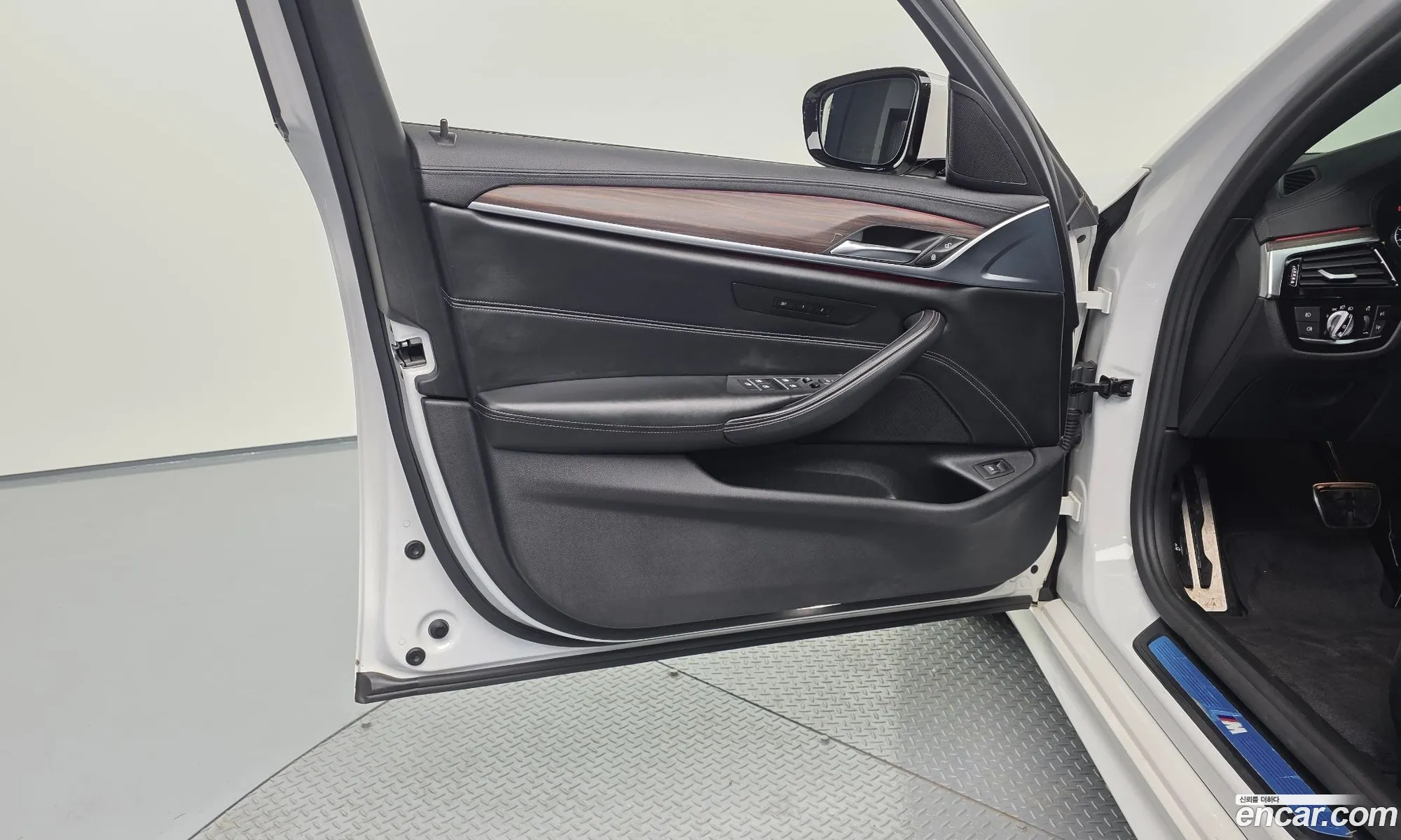 BMW 5 Series 2017 WBAJD310XHWA90369 — 15