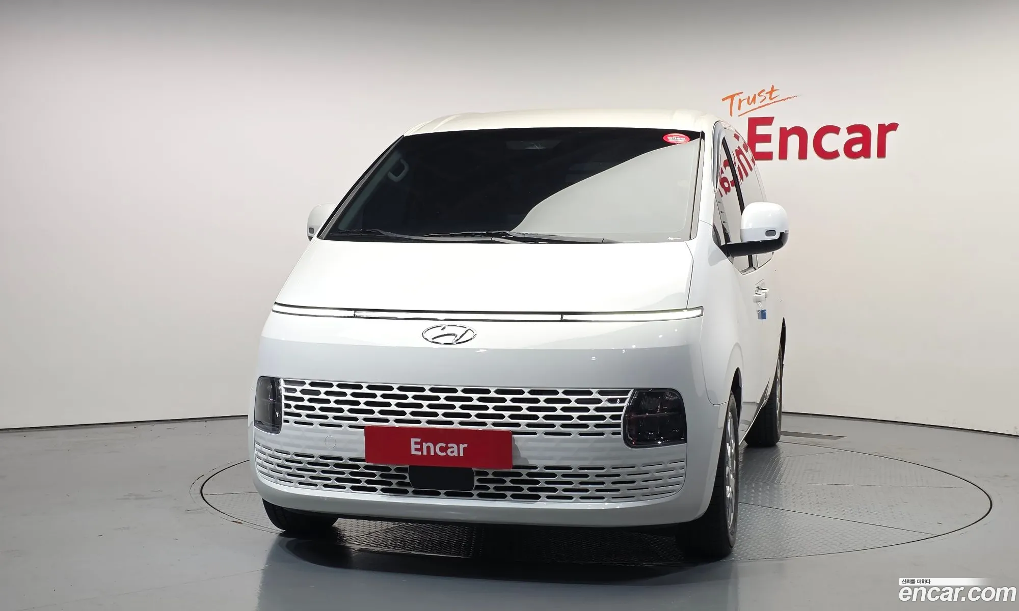 Hyundai Staria 2024 KMFYDX71BRU179060 — 2