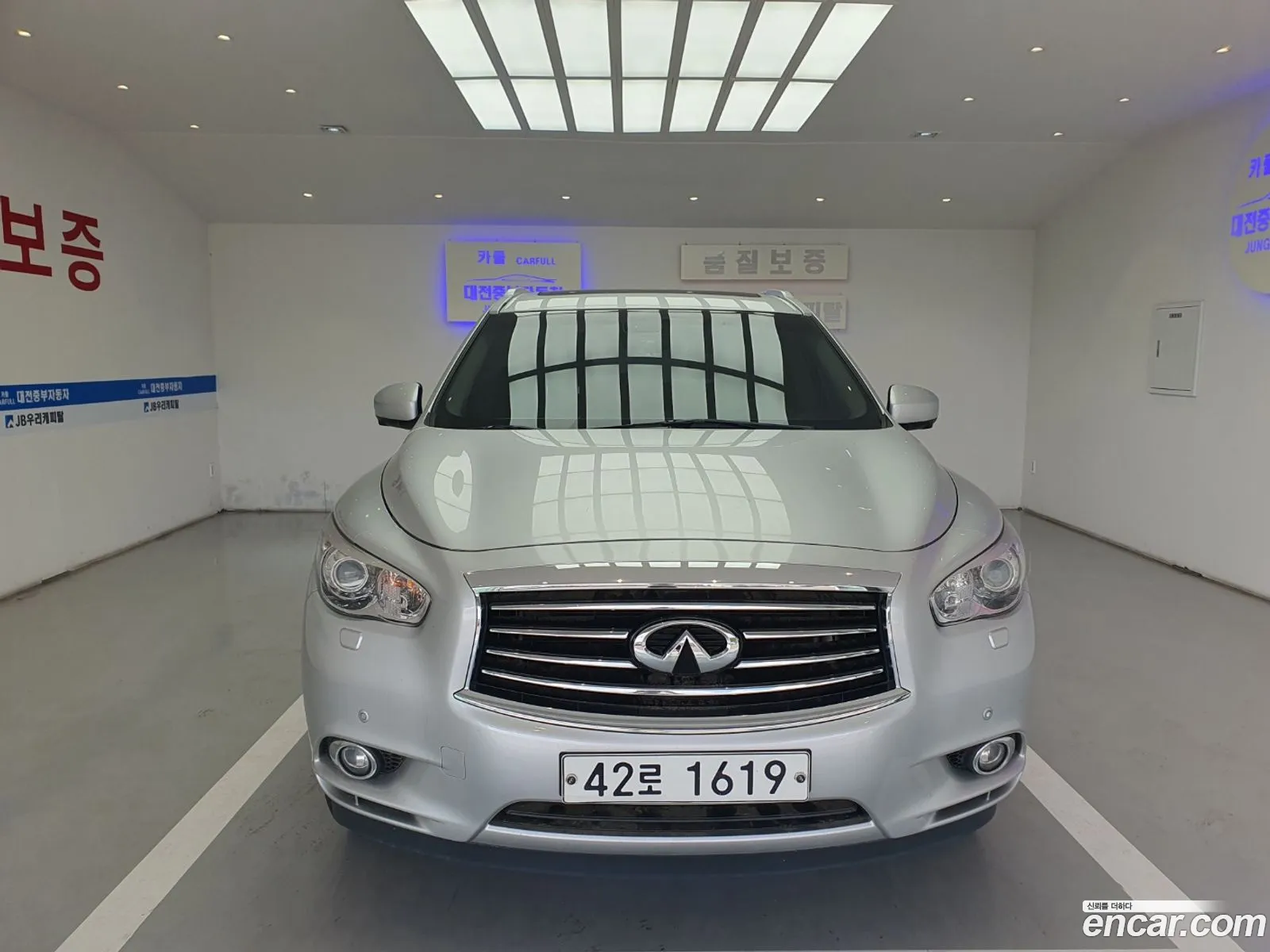 Infiniti JX35 2013 — 18