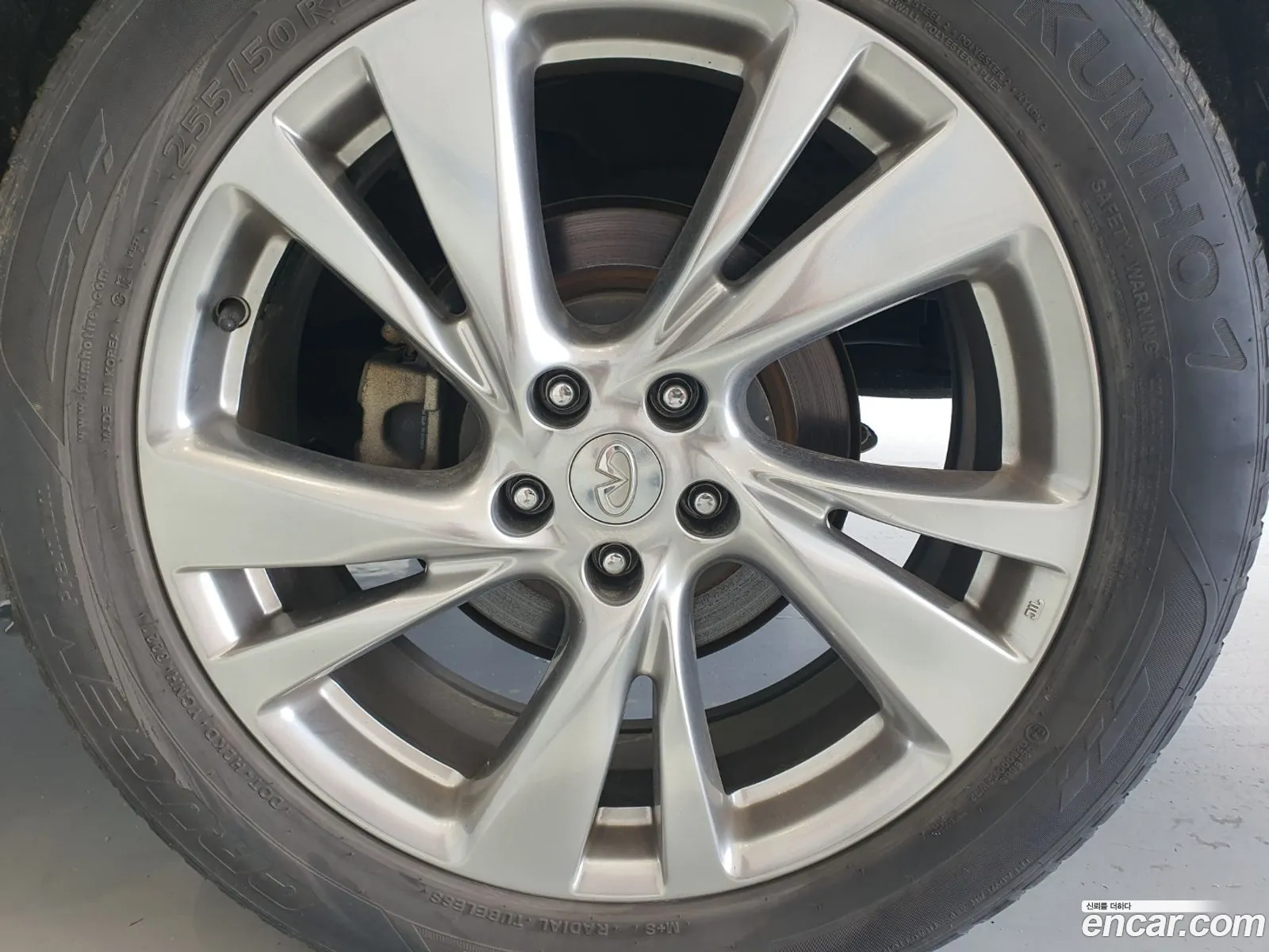 Infiniti JX35 2013 — 19