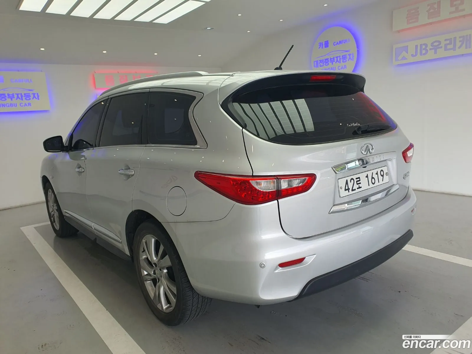Infiniti JX35 2013 — 9