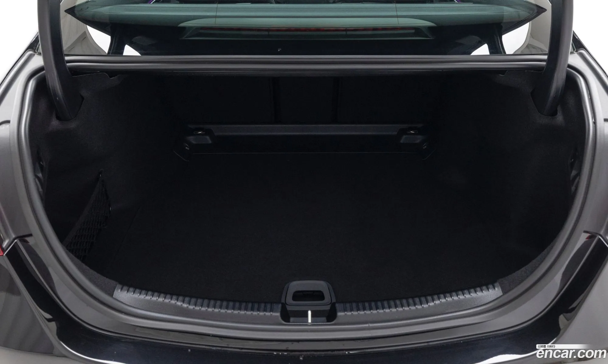 Mercedes-Benz C-Class W206 2025 — 13