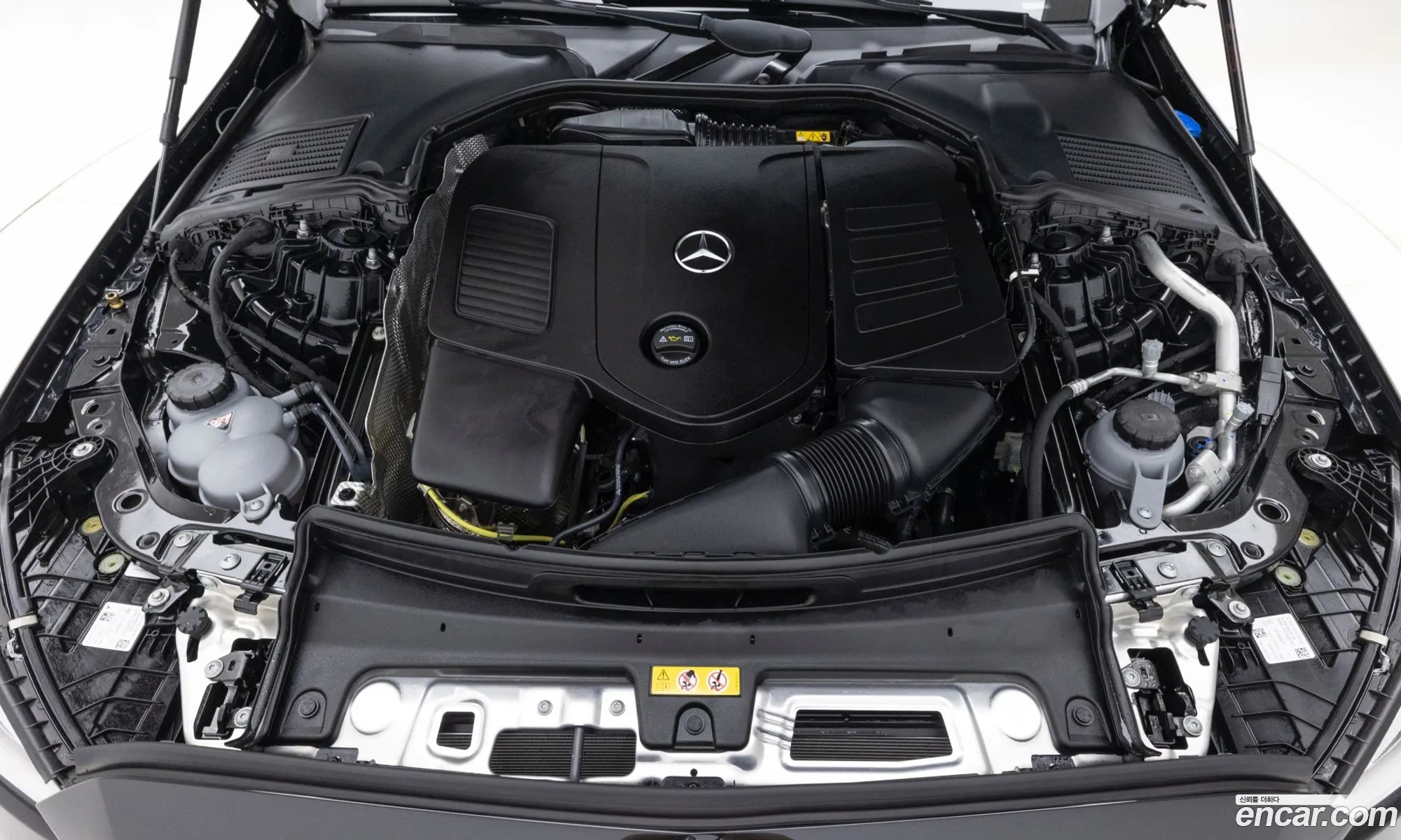 Mercedes-Benz C-Class W206 2025 — 11