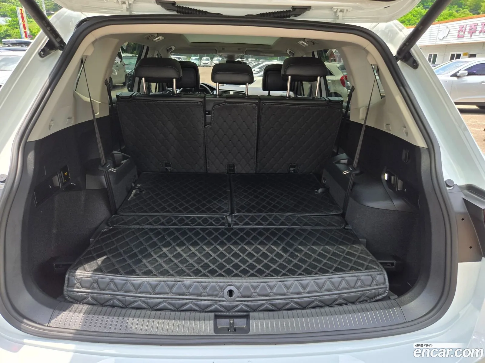 Volkswagen Tiguan Allspace 2023 — 3