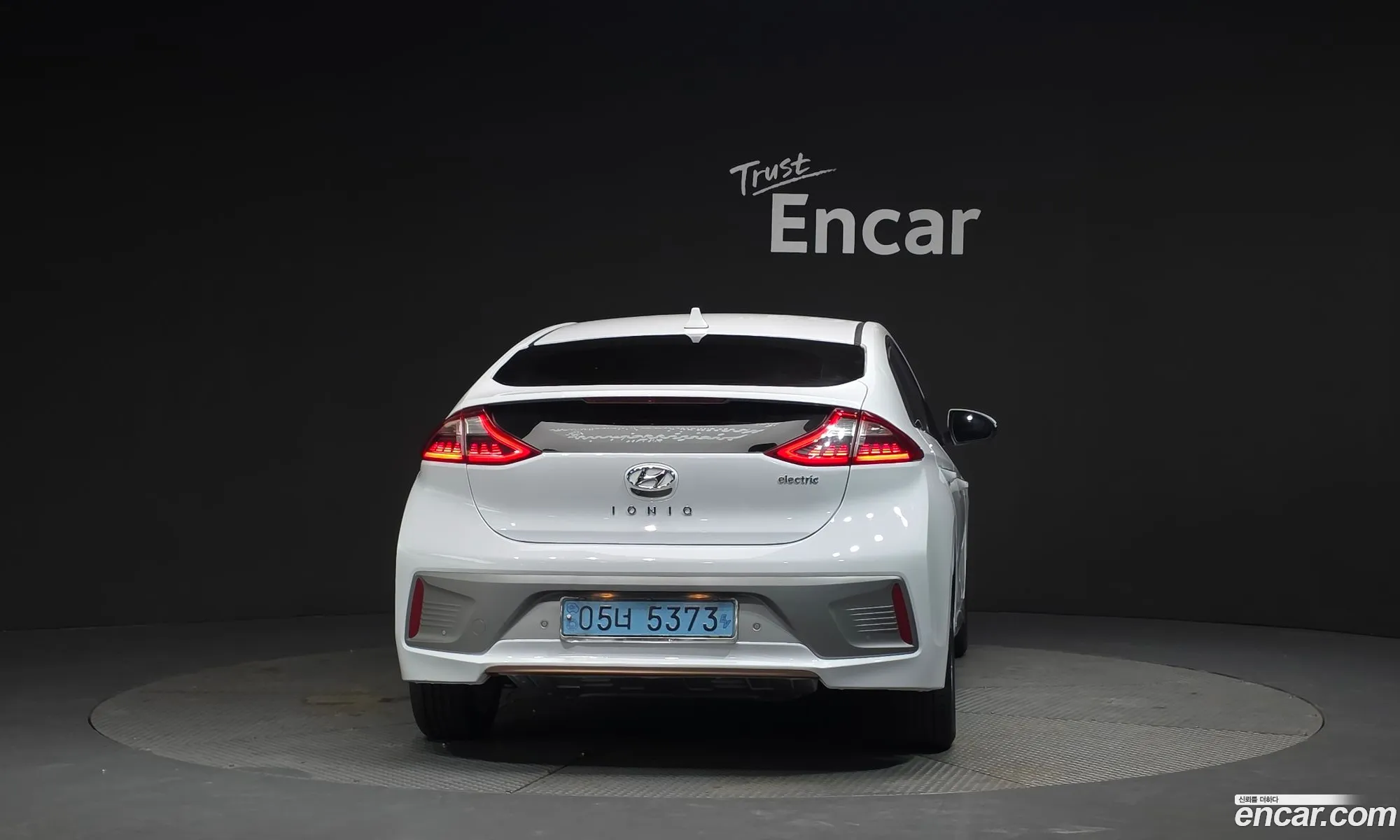Hyundai Ioniq Electric 2018 — 3