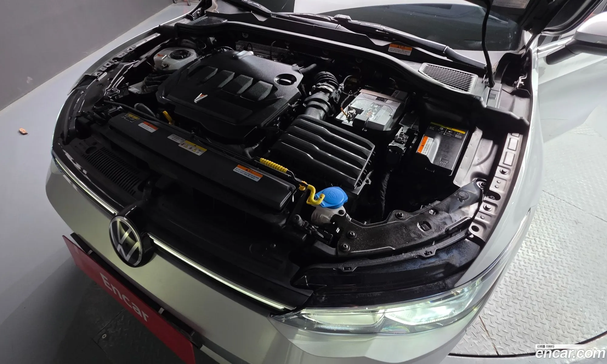 Volkswagen Golf 8th Gen 2022 — 16