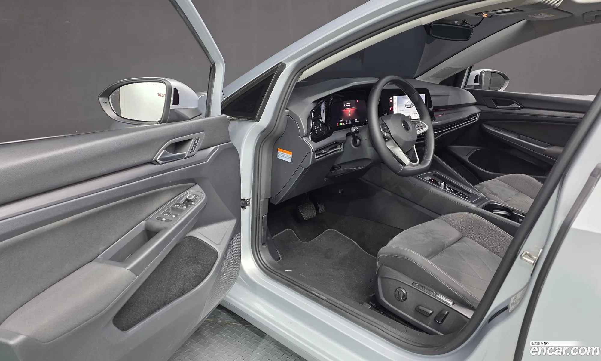 Volkswagen Golf 8th Gen 2022 — 14