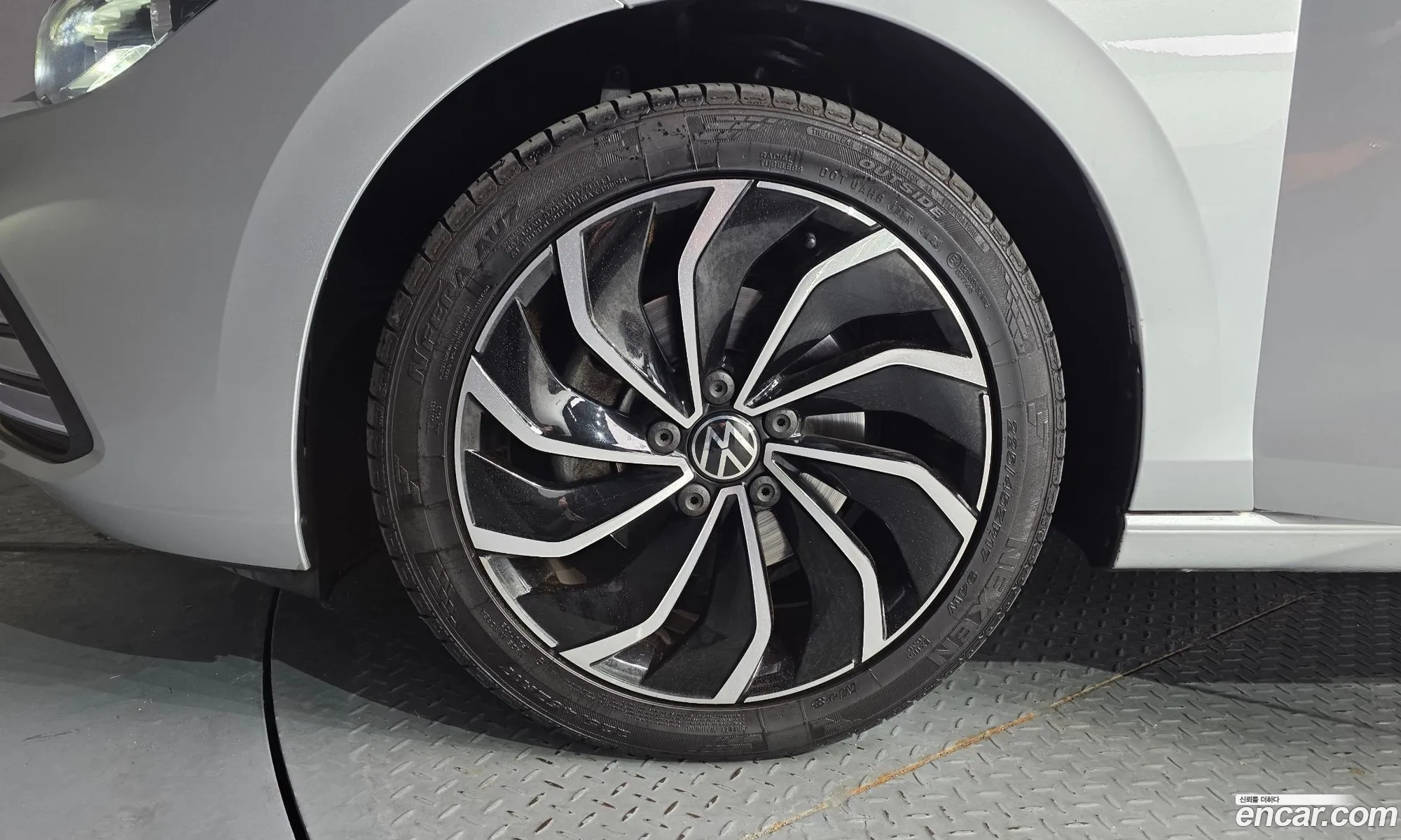 Volkswagen Golf 8th Gen 2022 — 6
