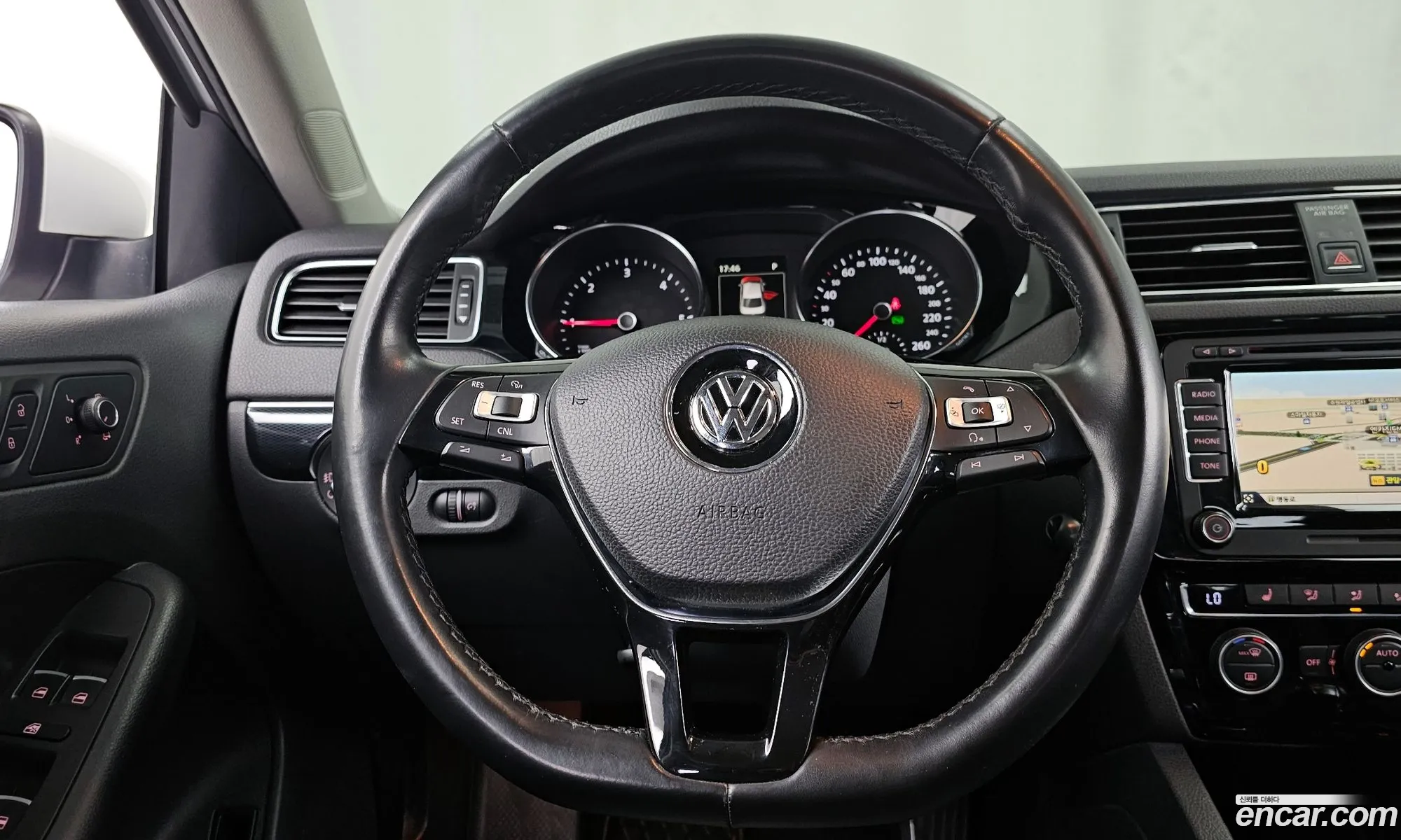 Volkswagen Jetta 2015 — 10