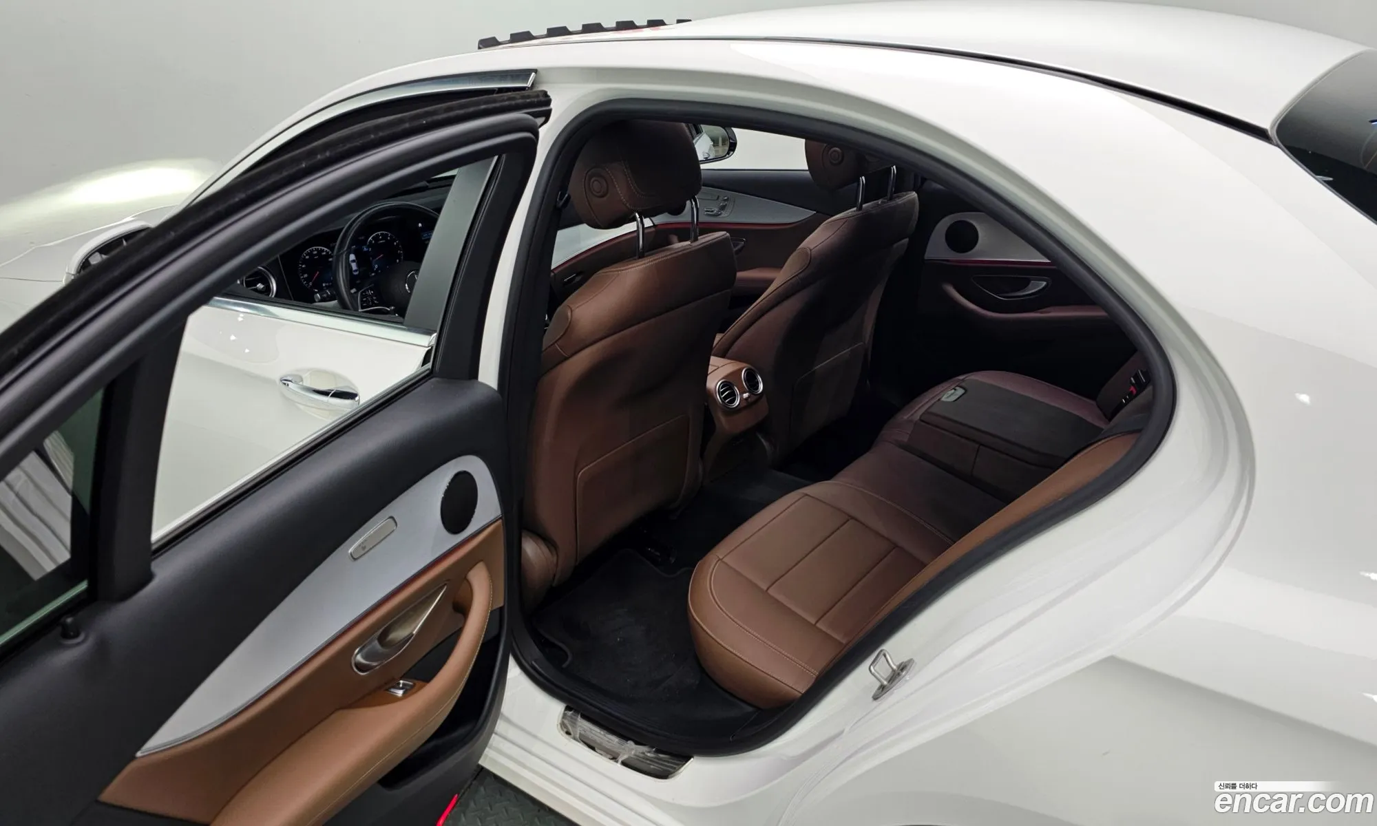 Mercedes-Benz E-Class W213 2021 — 22