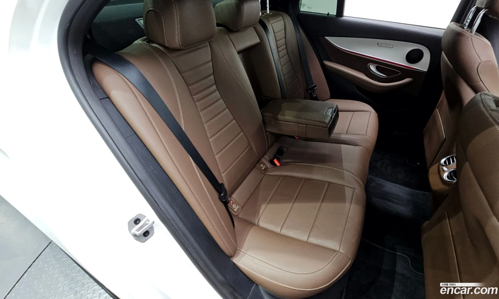 Mercedes-Benz E-Class W213 2021 — 23
