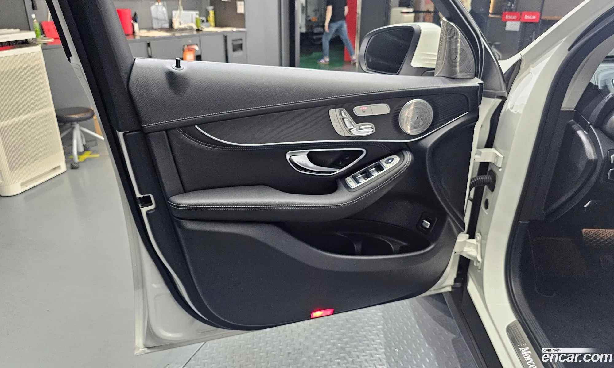 Mercedes-Benz GLC-Class X253 2018 — 23