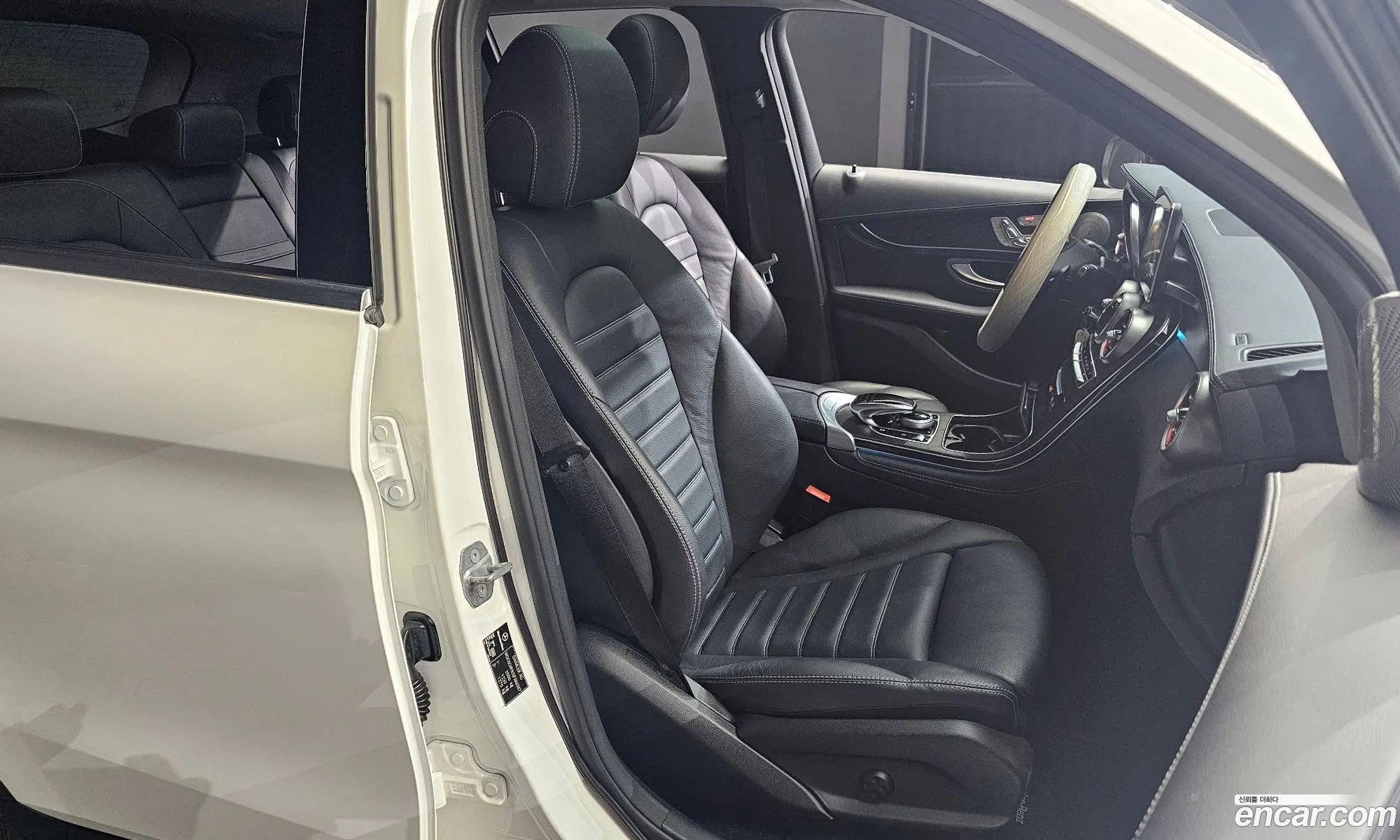 Mercedes-Benz GLC-Class X253 2018 — 17