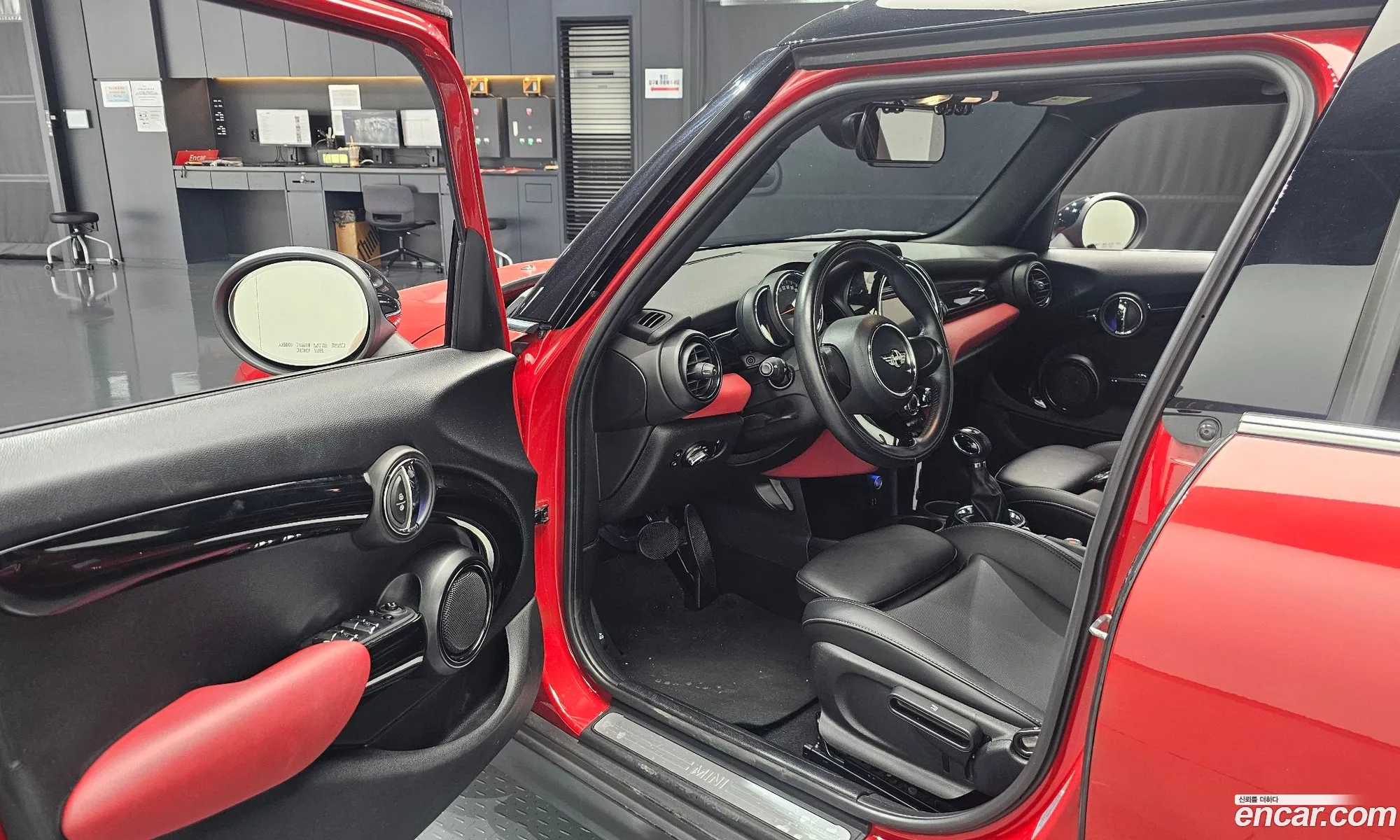 Mini Cooper 2017 WMWXU1101J2G05822 — 5