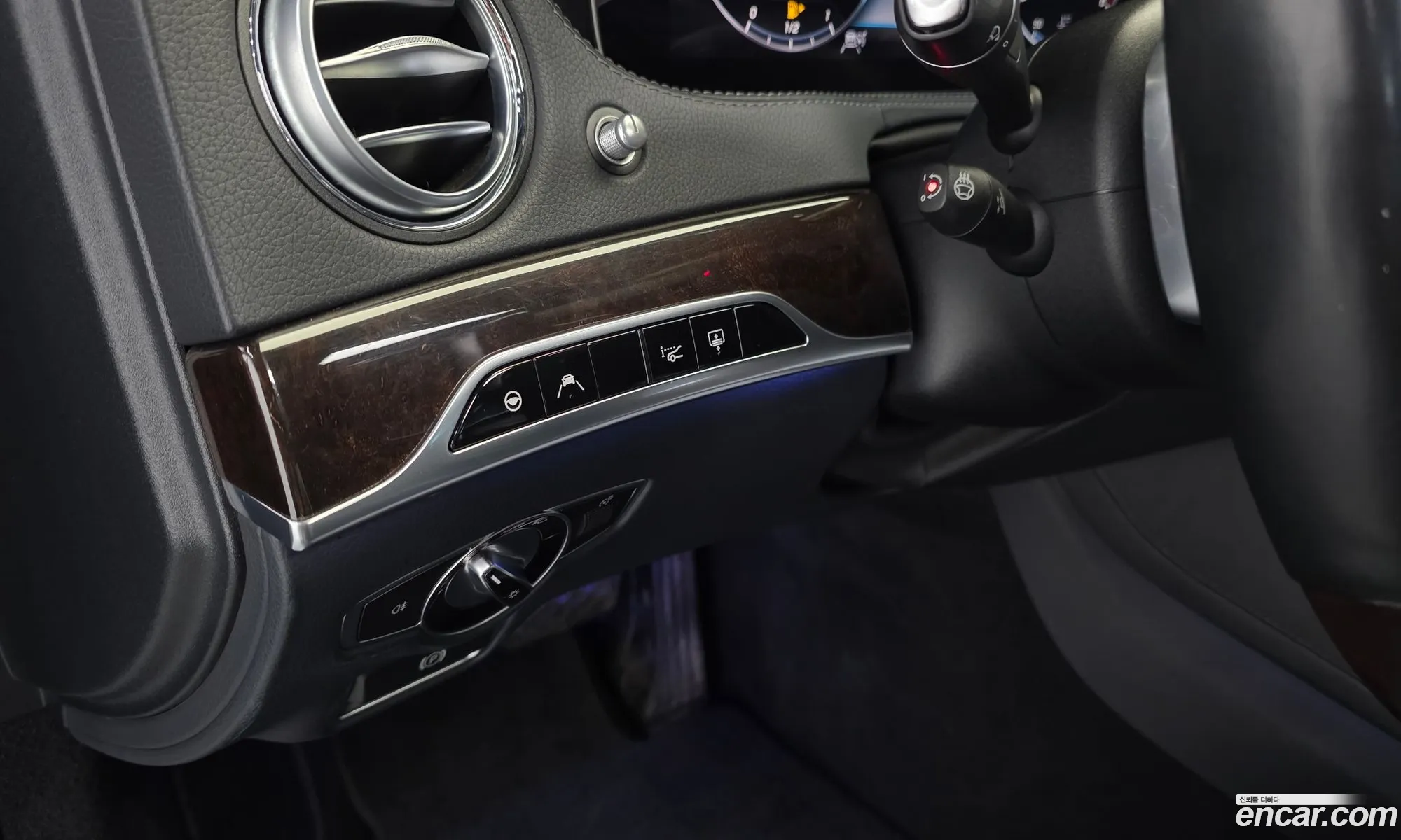 Mercedes-Benz S-Class W222 2019 — 32