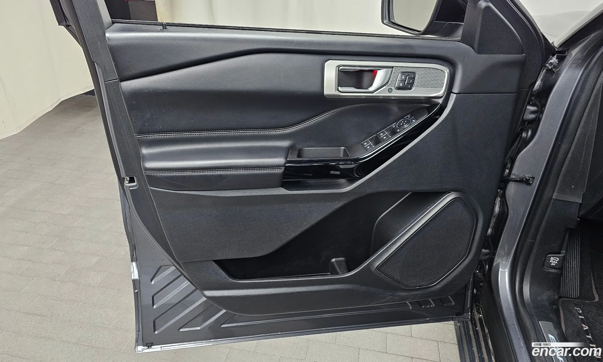 Ford Explorer 6th Gen 2021 1FM5K8HC7MGC01979 — 3