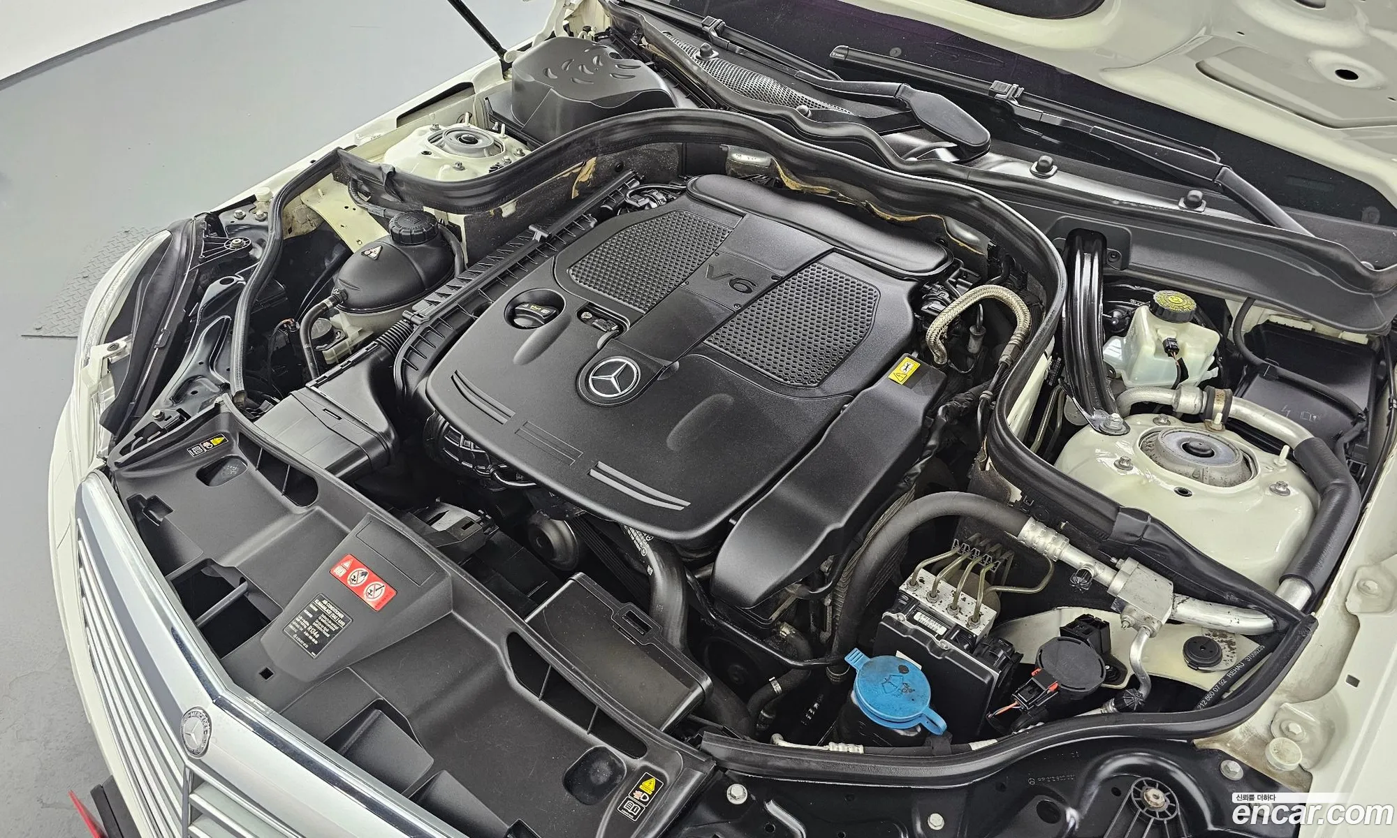 Mercedes-Benz E-Class W212 2012 WDDHF5FB7CA619285 — 11