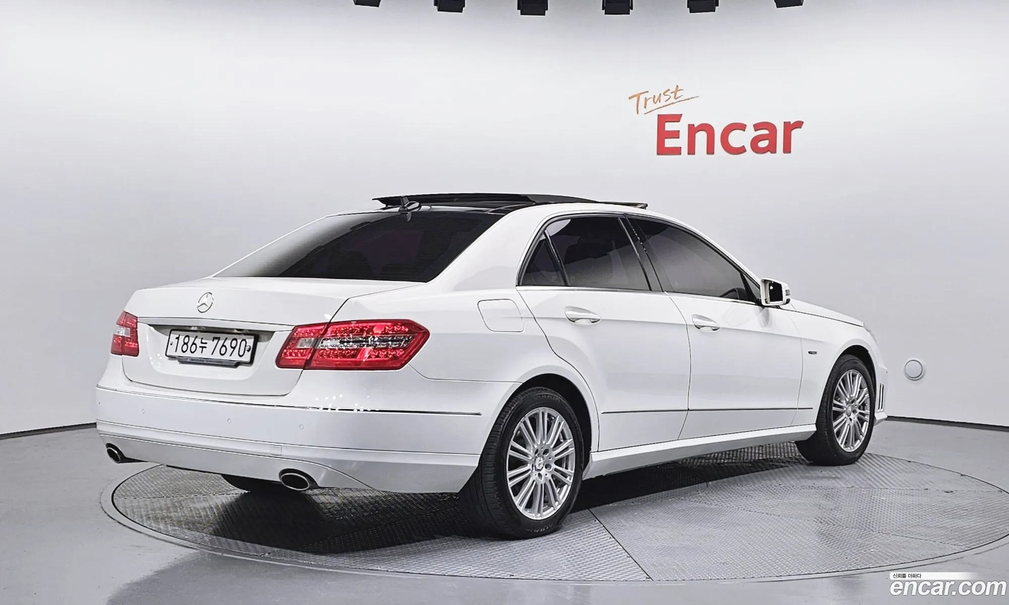 Mercedes-Benz E-Class W212 2012 WDDHF5FB7CA619285 — 15