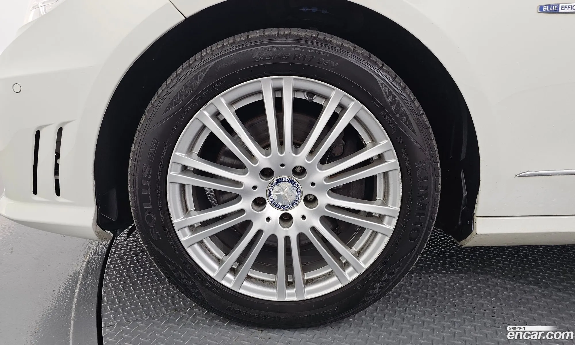 Mercedes-Benz E-Class W212 2012 WDDHF5FB7CA619285 — 3