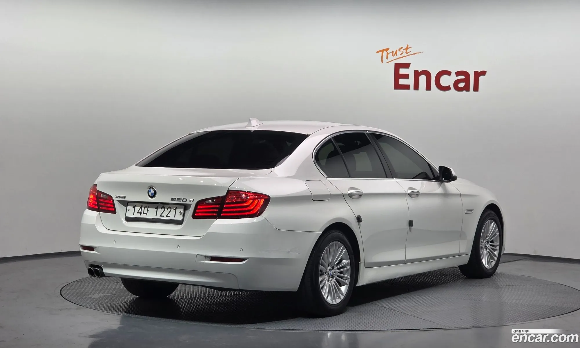 BMW 5 Series 2015 — 16