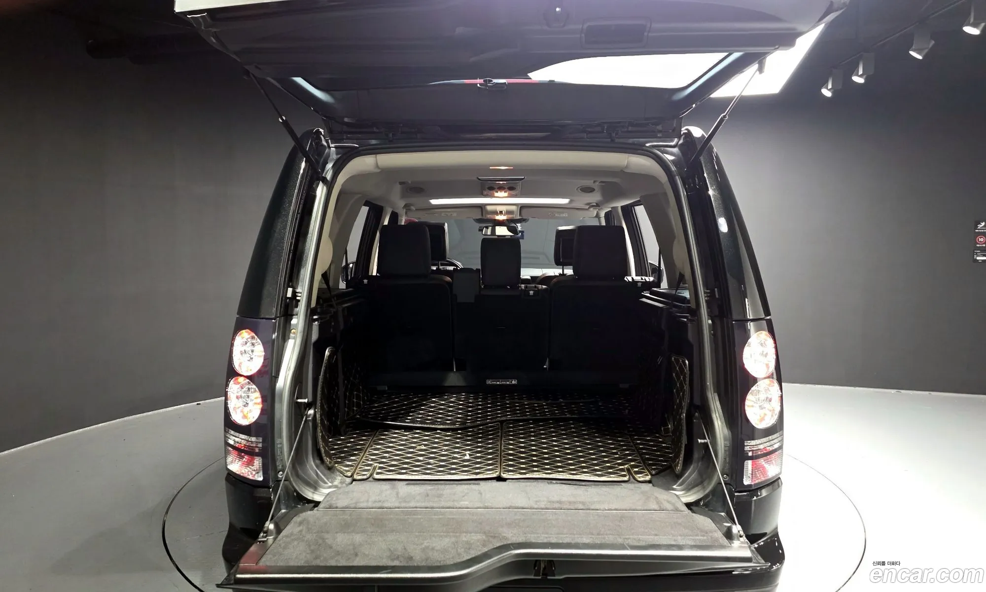Land Rover Discovery 4 2015 SALLAAAG6FA775869 — 19