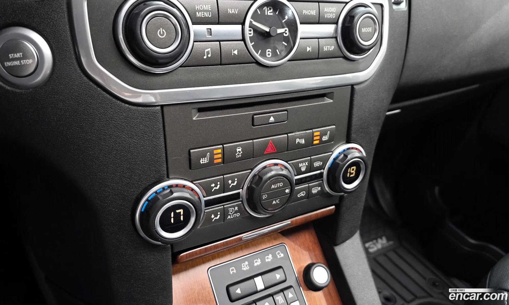 Land Rover Discovery 4 2015 SALLAAAG6FA775869 — 3