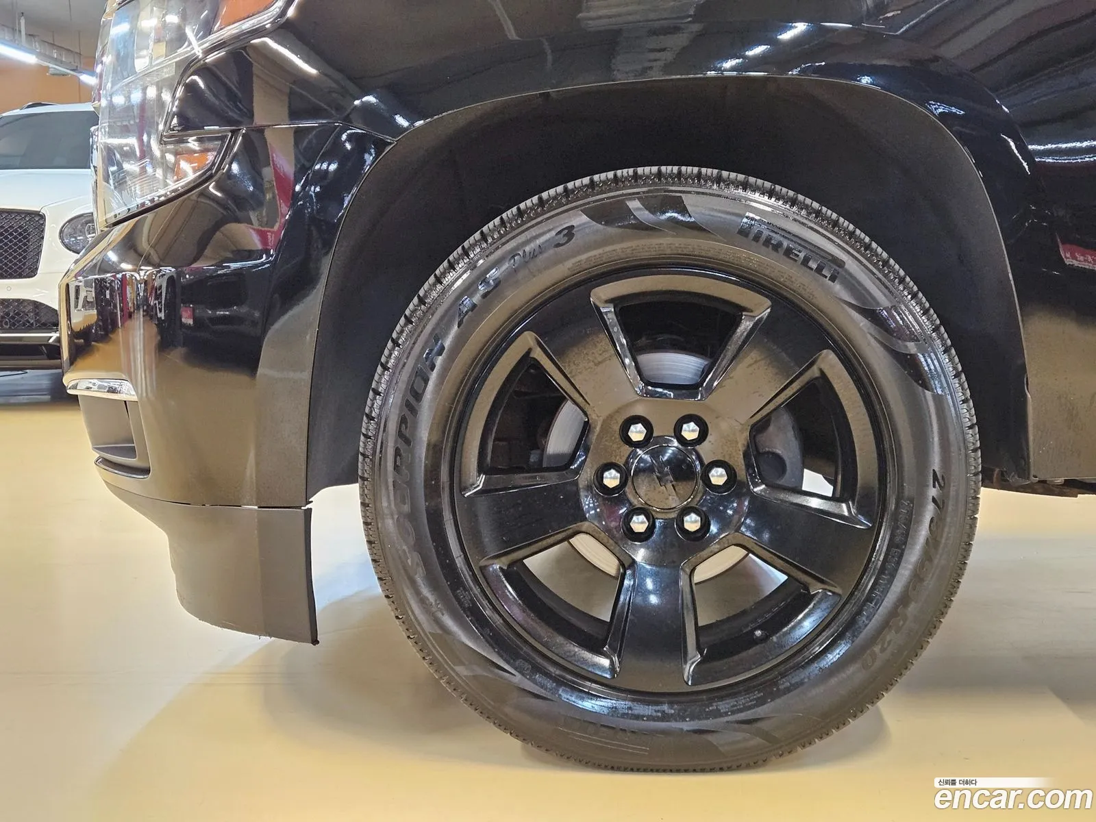 Chevrolet Suburban 2017 — 10
