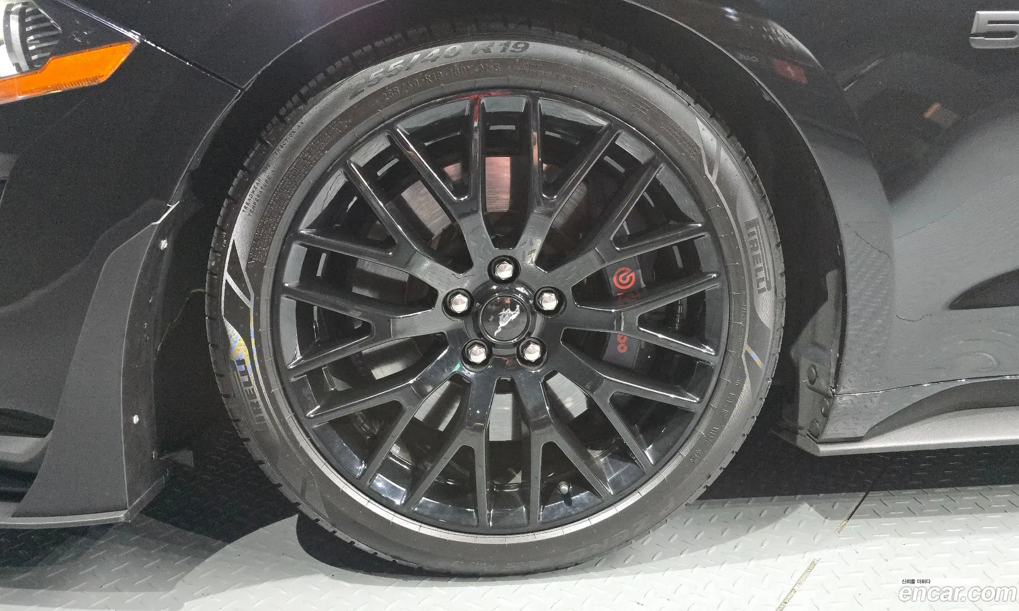 Ford Mustang 2018 — 28
