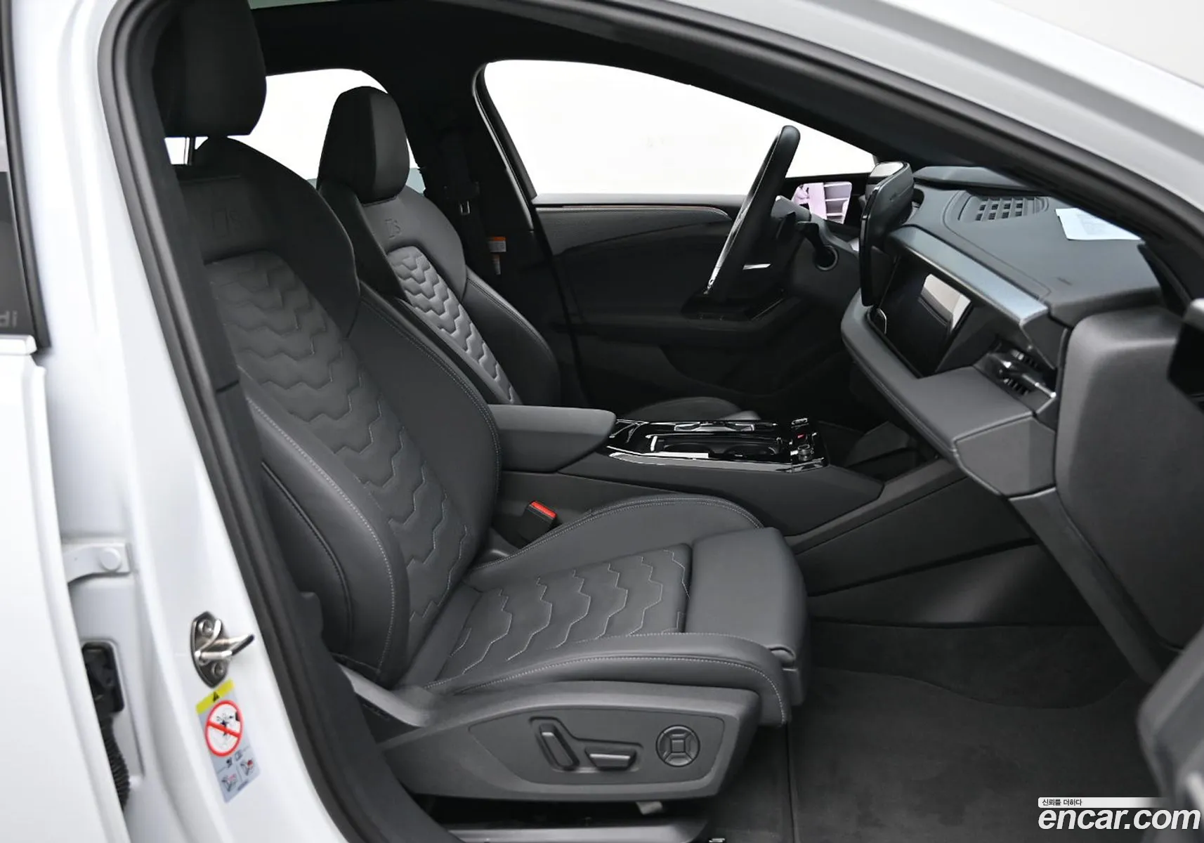 Audi A6 e-tron 2025 — 16