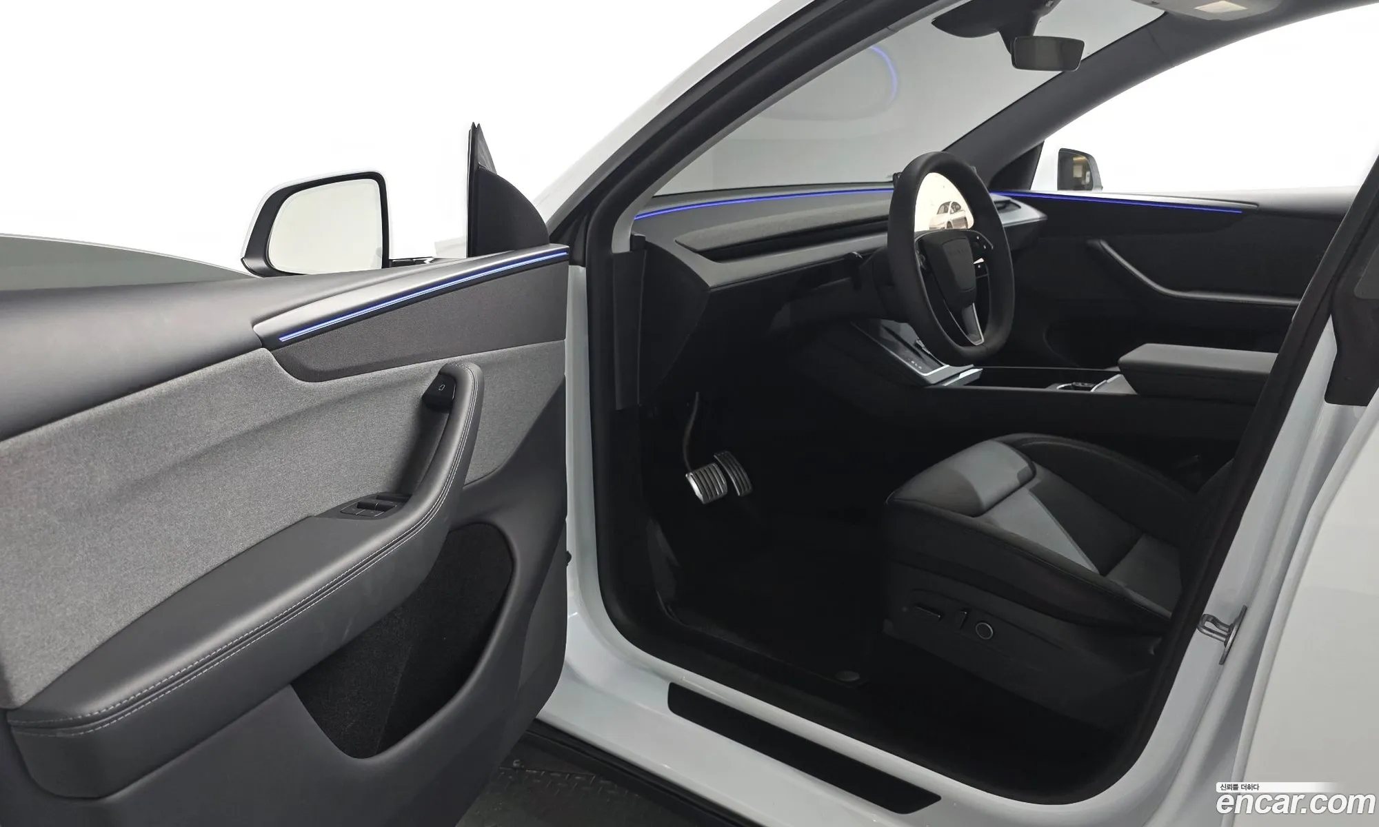 Tesla Model Y 2025 LRWYGCFJ6SC051971 — 12