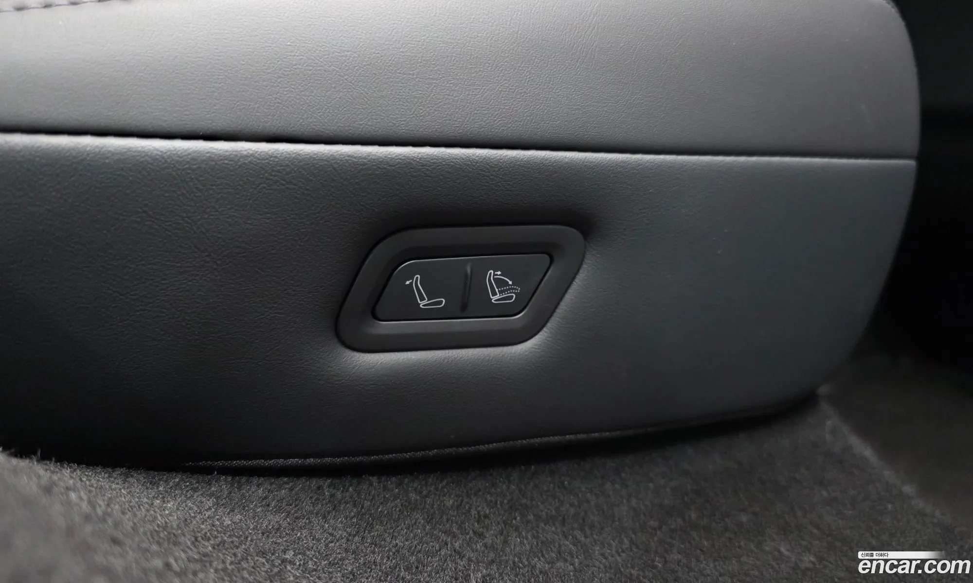 Tesla Model Y 2025 LRWYGCFJ6SC051971 — 22