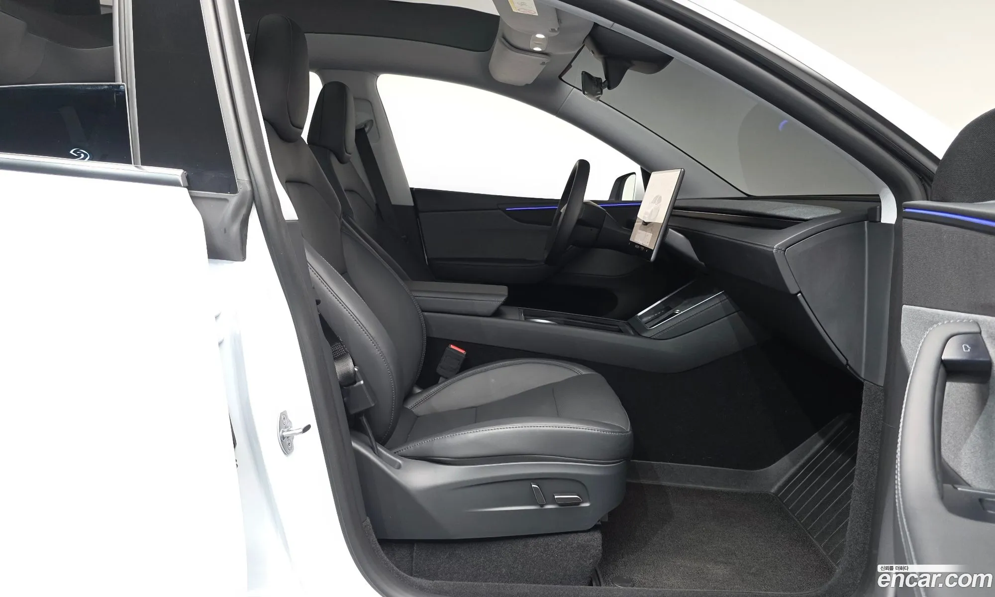 Tesla Model Y 2025 LRWYGCFJ6SC051971 — 13
