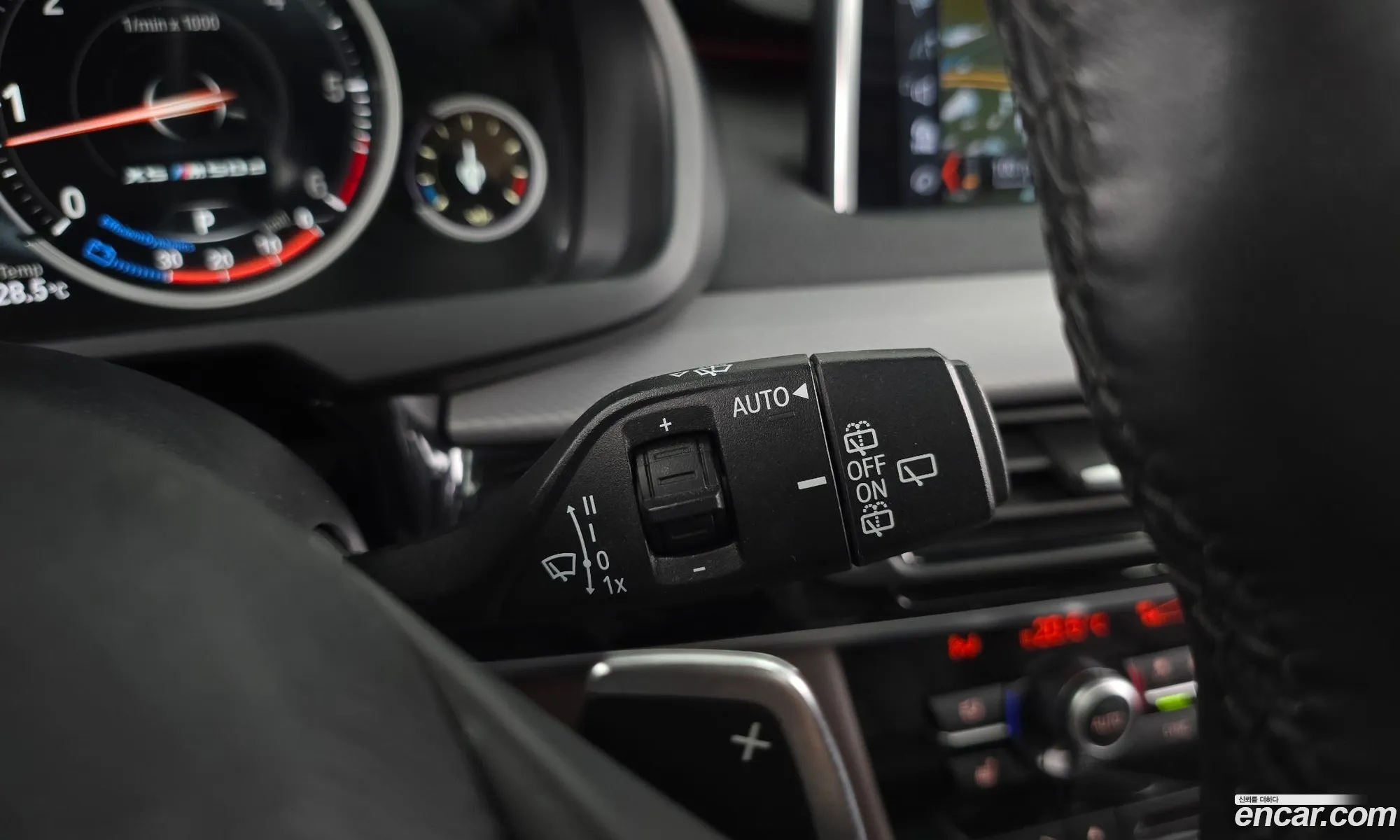 BMW X5 2018 WBAKS4101J0Y70895 — 18