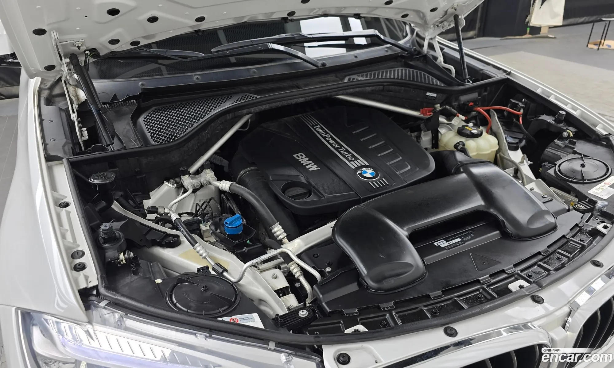BMW X5 2018 WBAKS4101J0Y70895 — 13