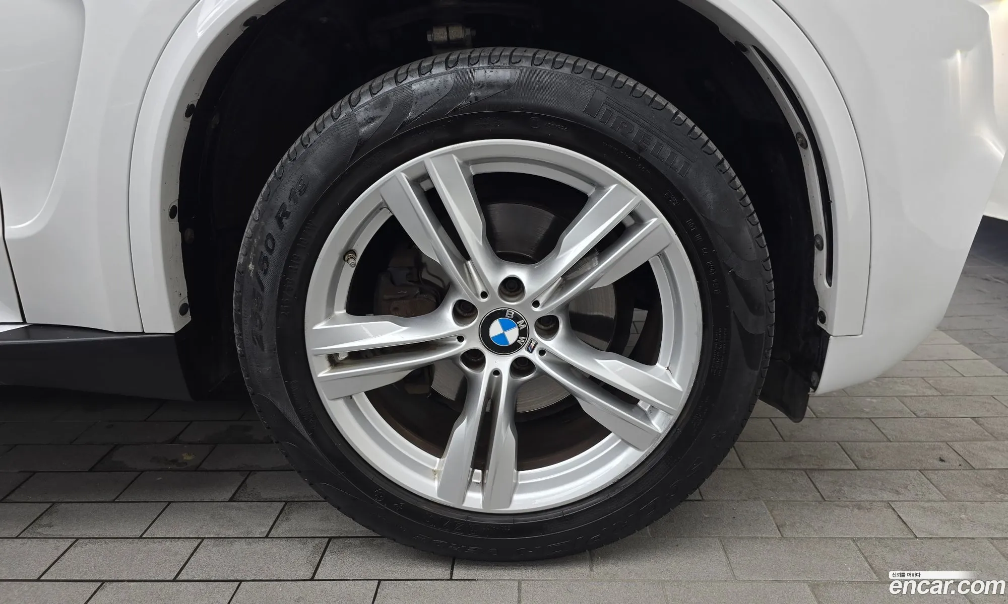 BMW X5 2018 WBAKS4101J0Y70895 — 3
