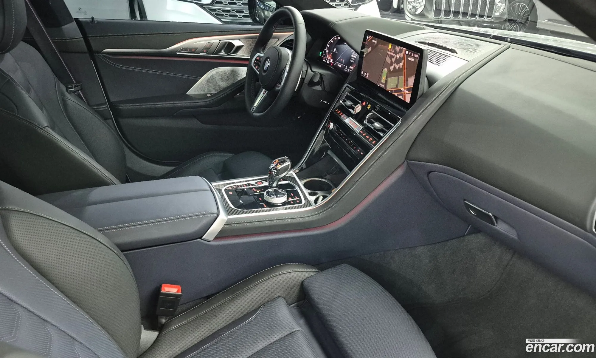 BMW 8 Series 2025 — 6