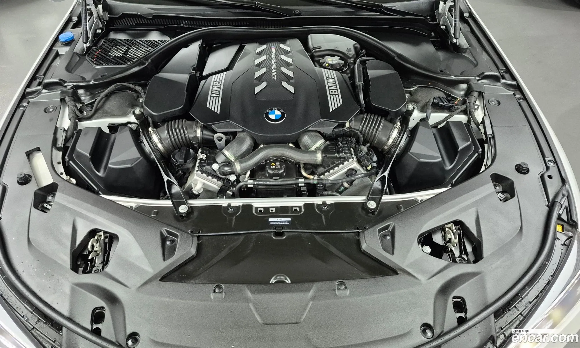 BMW 8 Series 2025 — 7