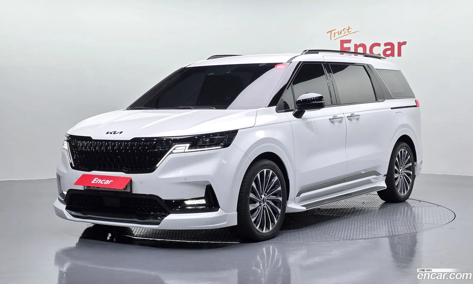 Kia Carnival 2023 KNANB813BPS284188 — 4