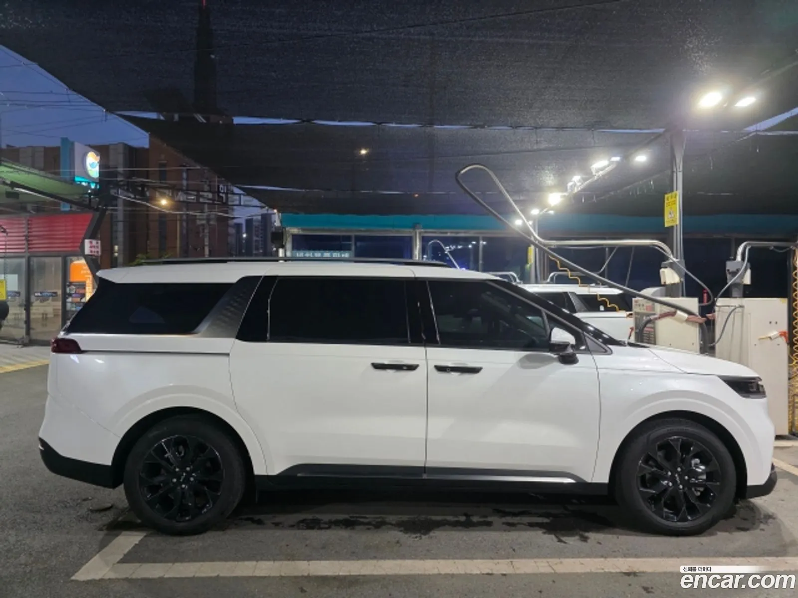 Kia Carnival 2023 — 2