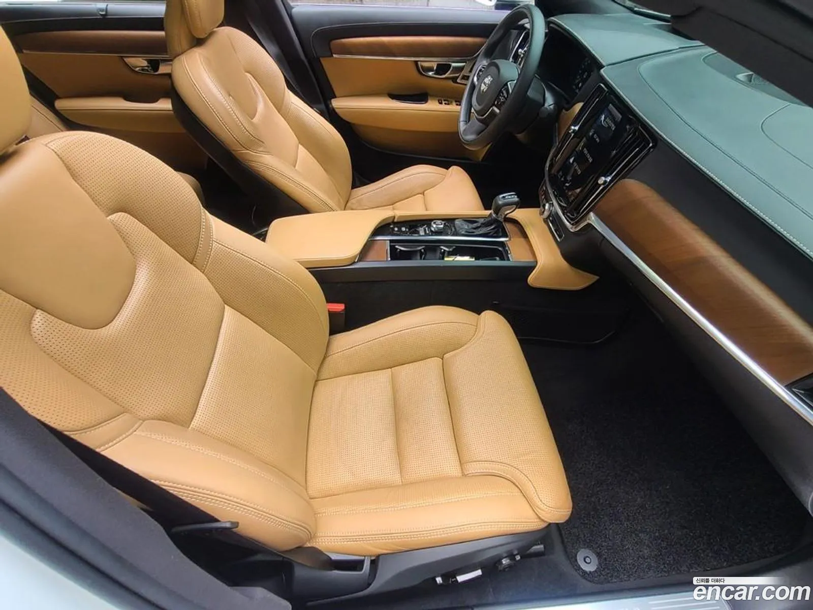 Volvo S90 2019 — 17