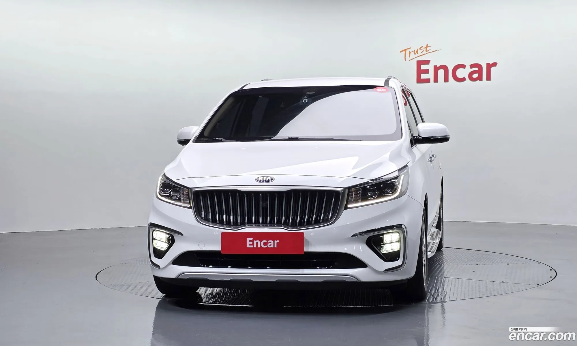 Kia Carnival 2018 KNAME81ABKS501882 — 3
