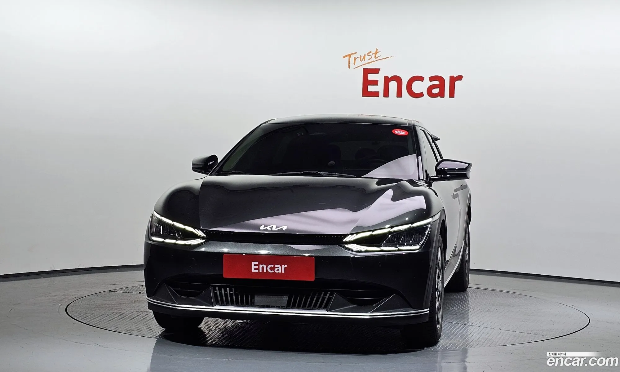 Kia EV6 2023 KNAC281CPPA158961 — 3